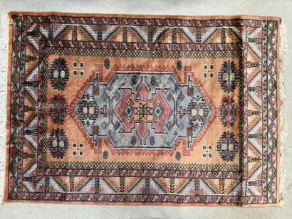 Tapis. 
128 x 185 cm.