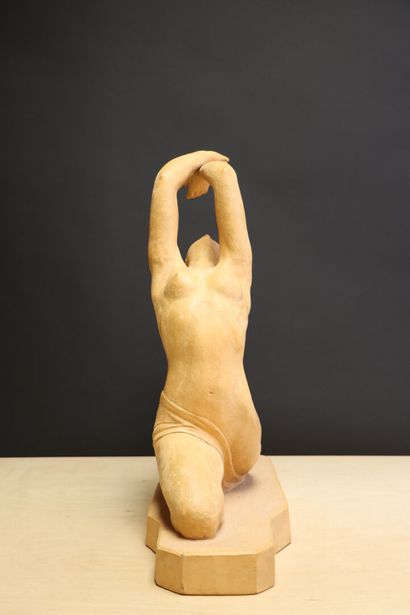 J. DALBREUSE (XXe)
Danseuse
Epreuve en terre-cuite...