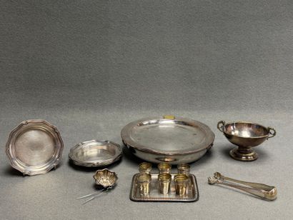 Lot de métal argenté: chauffe-plat, quatre...