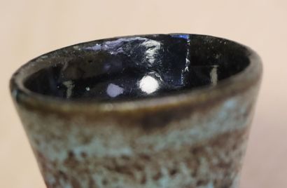 ACCOLAY
Vase en céramique émaillée. moucheté...
