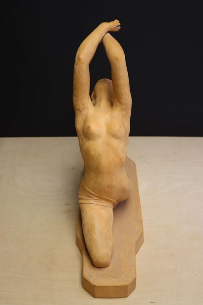J. DALBREUSE (XXe)
Danseuse
Epreuve en terre-cuite...