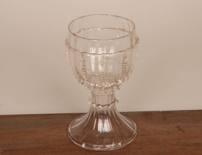 Verre Römer à décor en application
Hollande...