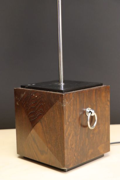 Paire de lampes décoratives
H: 73 cm. 
une...