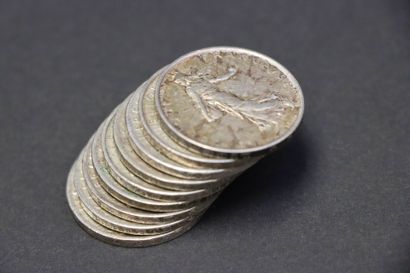 Ensemble de 9 pièces de 5 francs argent semeuses
Poids:...