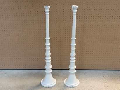 Deux colonnes en fonte. 
H. :110 cm.