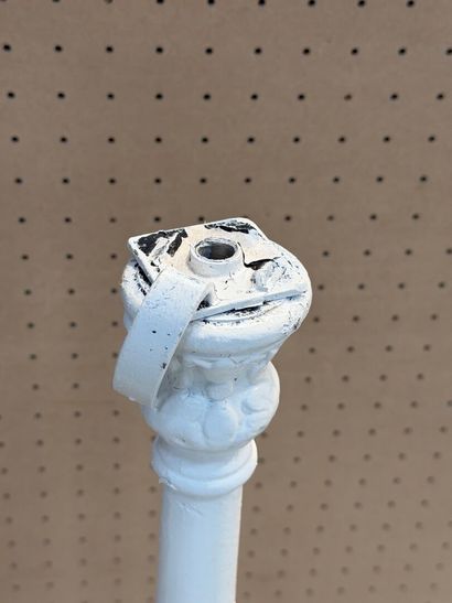 Deux colonnes en fonte. 
H. :110 cm.