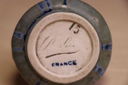 Pot couvert, petit vase et vide poche en...