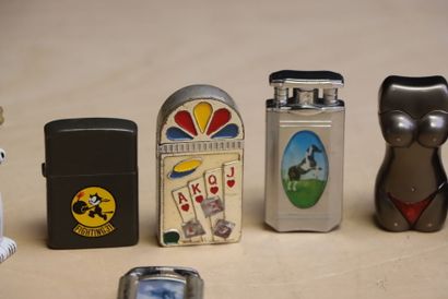 Collection de treize briquets fantaisie....