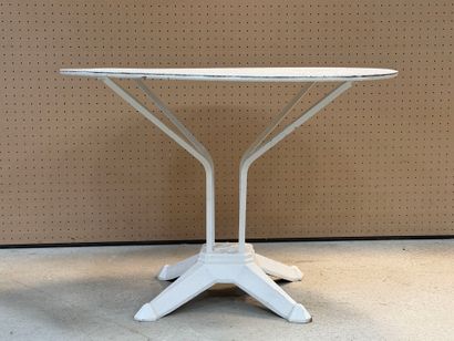 Table de jardin pietement en fonte, plateau...