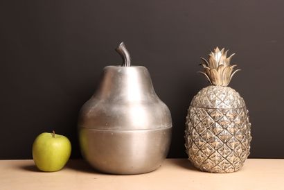 Deux seaux à glaçons, poire et ananas. 
H....