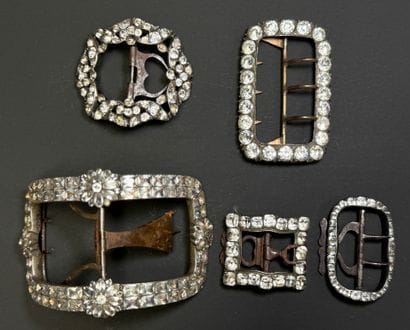 Ensemble de cinq boucles de ceinture en argent,...