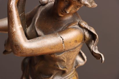 La Joueuse de mandoline. 
Sculpture en régule....