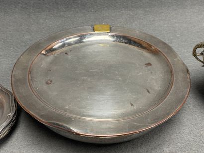 Lot de métal argenté: chauffe-plat, quatre...
