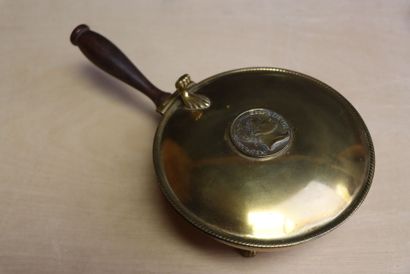 Poelon couvert en cuivre et timbale de poche...