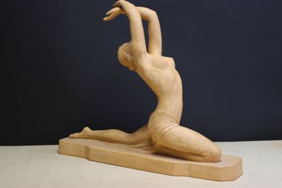 J. DALBREUSE (XXe)
Danseuse
Epreuve en terre-cuite...