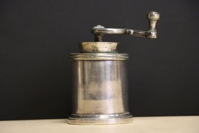 CHRISTOFLE: moulin à poivre en métal argenté
H:...