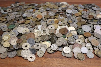 Important lot de pièces françaises et européennes...