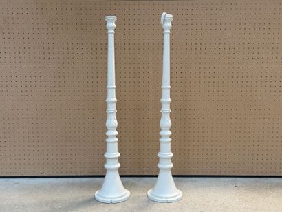 Deux colonnes en fonte. 
H. :110 cm.