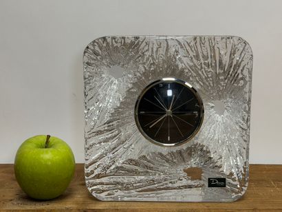 DAUM
Pendule de table en cristal 22 x 22...