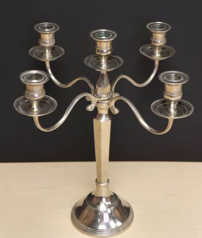 Candélabre à cinq lumières en métal.
H: 39.5...