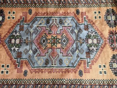Tapis. 
128 x 185 cm.