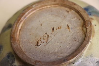 Pot couvert, petit vase et vide poche en...