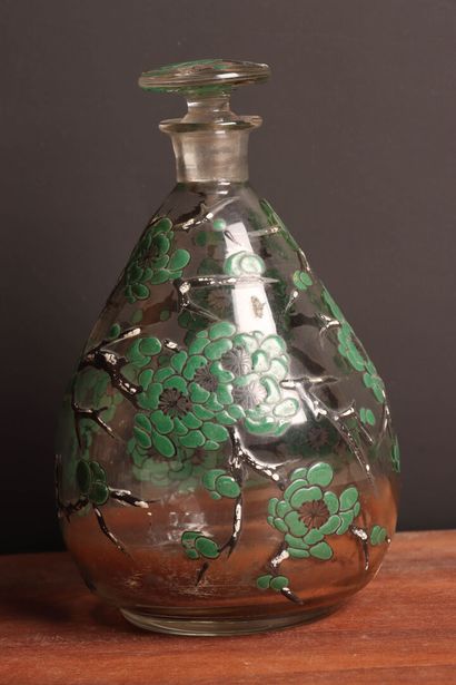 MAISON DELVAUX, rue Royale à Paris.
Carafe...