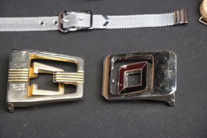 Lot de montres fantaisie.