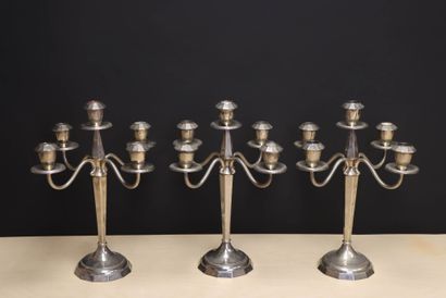 Suite de trois candélabres à cinq lumières,...