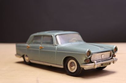 FJ France jouet : 
Peugeot 404, voiture électrique...