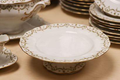 Service de table en porcelaine de Limoges....