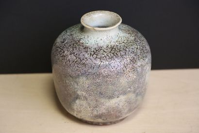 Anna SMITH ( XX°)
Petit vase en grès émaillé,...