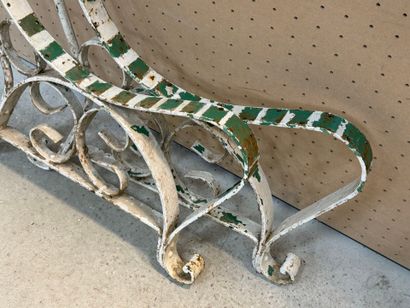 Pieds de banc en fer forgé. 
77 x 80 x 4...