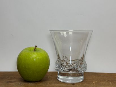 DAUM Vase Torcy en cristal.
H: 12 cm