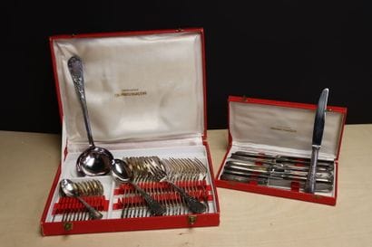 FRIONNET FRANCOIS: Ménagère de couverts en...