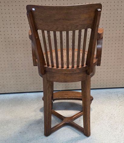 Fauteuil de barbier en chêne, assise canné...