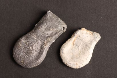 Deux ampoules de pèlerinage en alliage de...