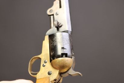 Réplique de revolver Colt 1851 Navy 36 cal....