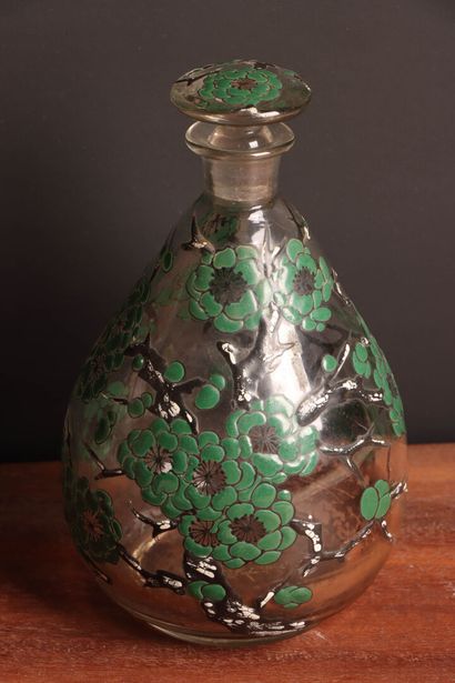 MAISON DELVAUX, rue Royale à Paris.
Carafe...