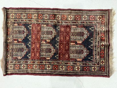 Tapis 
150 x 100 cm.