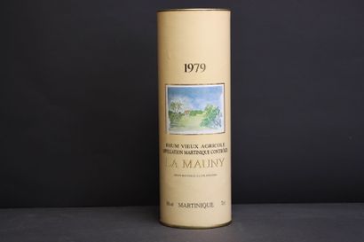 LA MAUNY. Martinique, 1979. BOUTEILLE de...