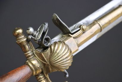 Réplique de pistolet poignard, dans le style...