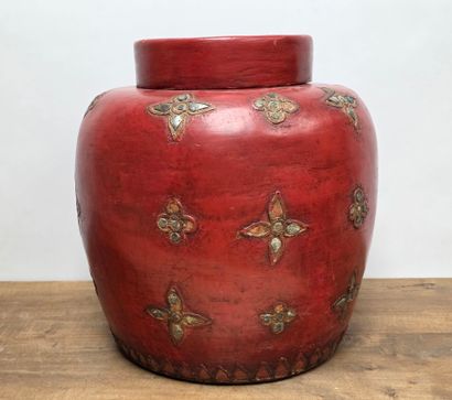 Jarre décorative en bois laqué rouge
H: 40...