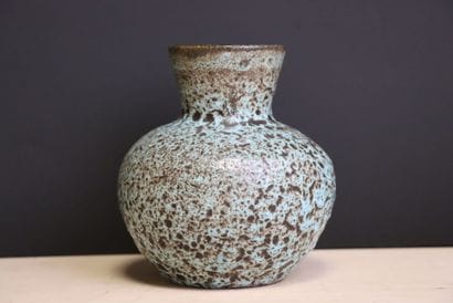 ACCOLAY
Vase en céramique émaillée. moucheté...