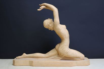 J. DALBREUSE (XXe)
Danseuse
Epreuve en terre-cuite...