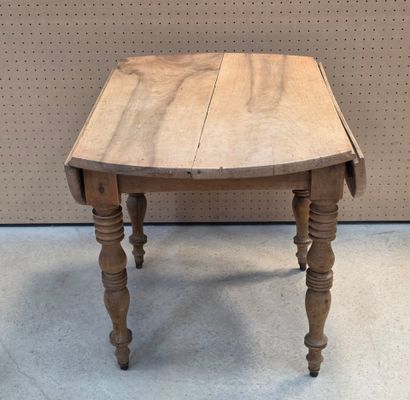 Table à volets
H: 72 x 103 x 68 cm
H: 72...
