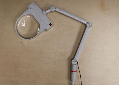ESCHENBACH Loupe éclairante à bras articulé,...