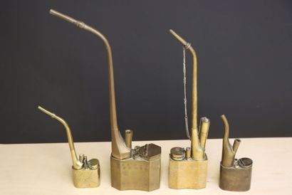 Quatre pipes chinoises en bronze
H. de 16...