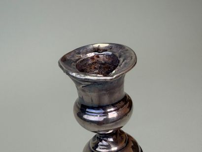 Paire de bougeoirs en argent doublé.
H: 27...