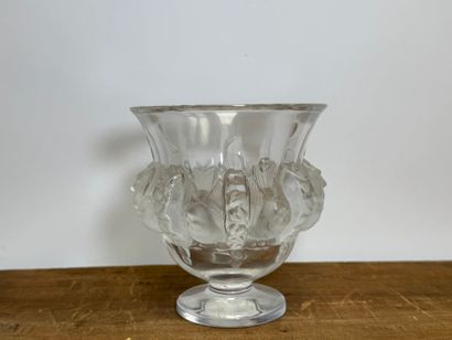 LALIQUE France:
Vase 